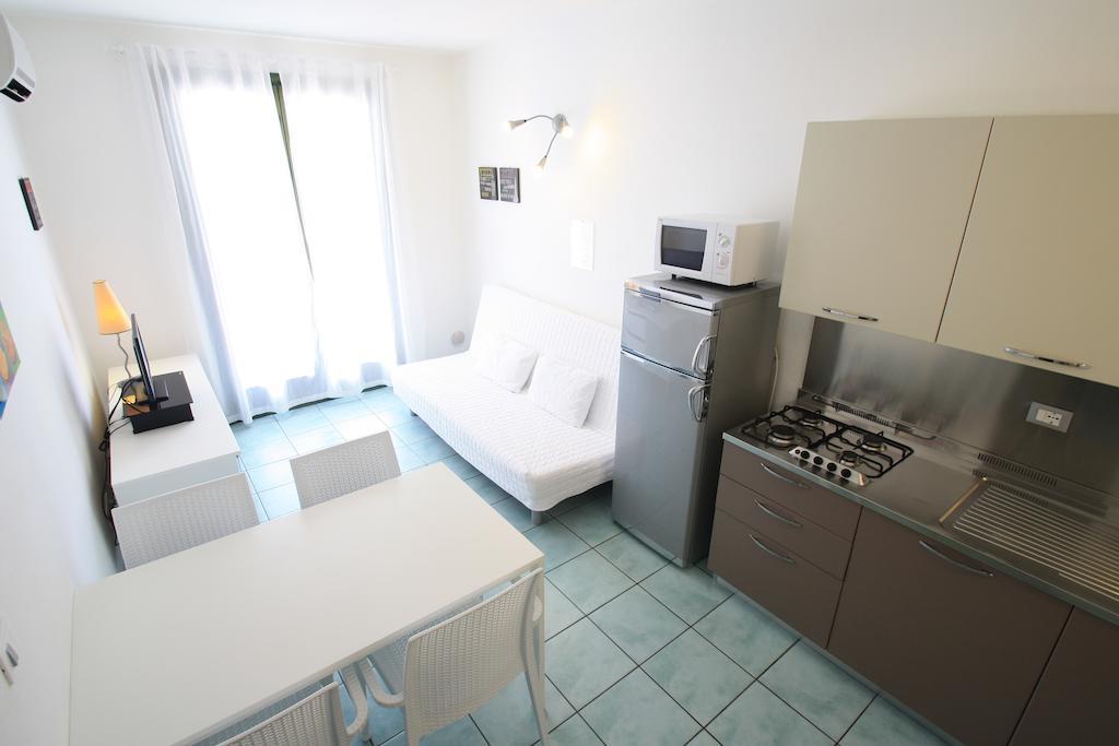 Villa Albaluisa Bibione Zimmer foto